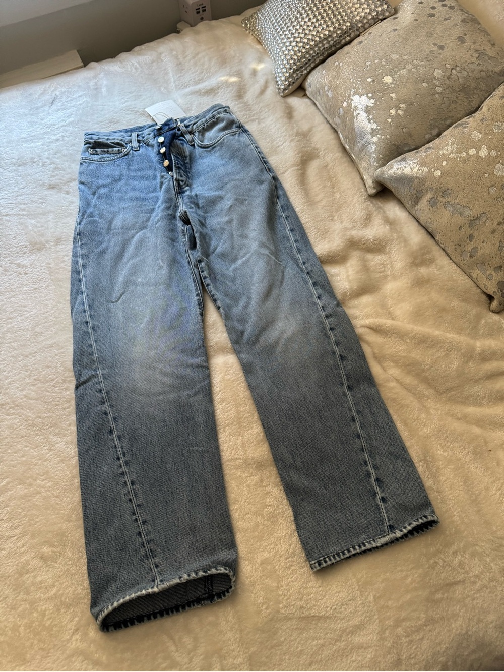 TOTEME Twisted Seam Denim Full Length Jeans Worn Blue 25/32 NWT
